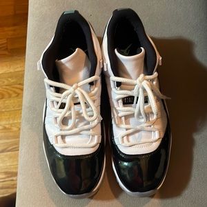 Air Jordan 11 Retro Low White/Black-Emerald Rise size 11